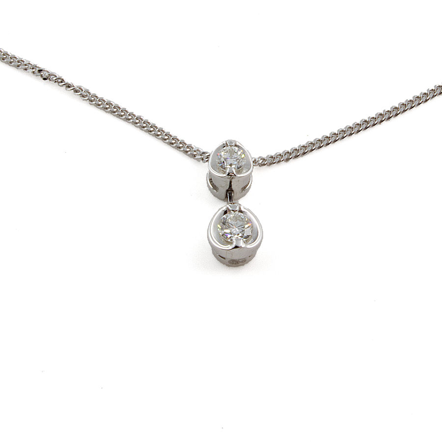 18ct white gold Diamond Pendant with chain